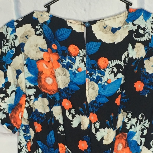 ❗️$15 SALE — Solemio Floral Romper - Picture 6 of 8